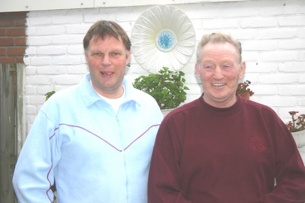 Piet en Jan Schutte op een archief foto uit 2007